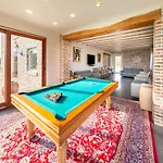 Villa Les Charmes Premium Villa With Pool For 20 Guests Hébergement de vacances