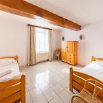 Villa Les Charmes Premium Villa With Pool For 20 Guests Hébergement de vacances *