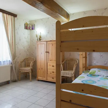 別荘 Group With Pool, Chevron