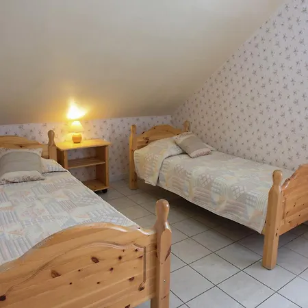 Group Stay With Pool, Chevron