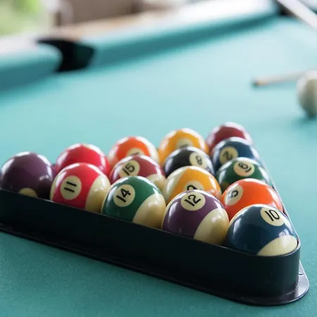 Group Stay With Pool, Chevron Semesterbostad