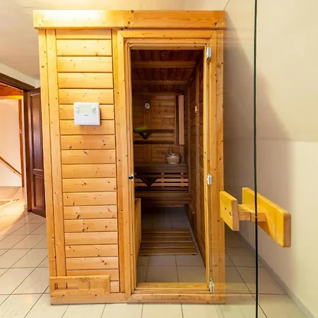 Vakantiehuis Villa Les Charmes Premium Villa With Pool For 20 Guests *