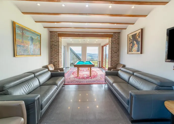 Villa Les Charmes Premium Villa With Pool For 20 Guests Vakantiehuis *